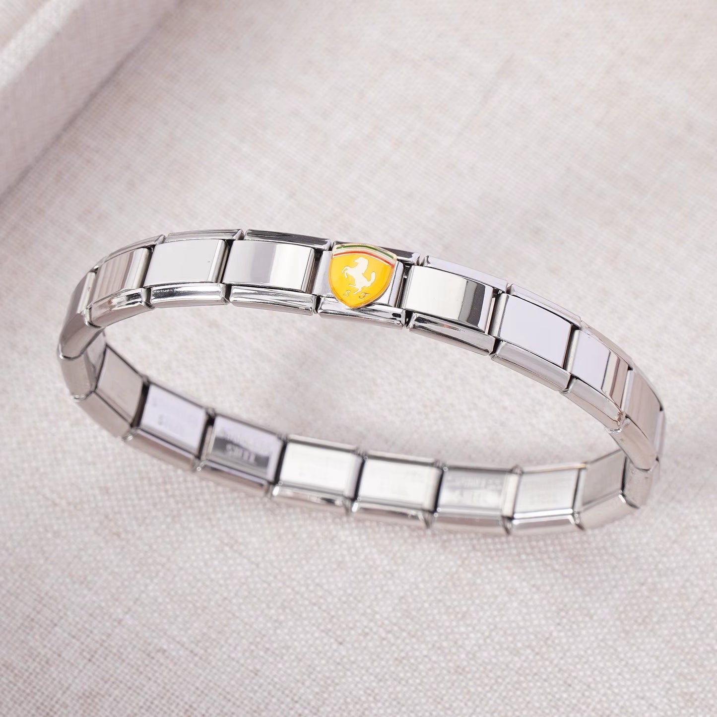Luxury Non-Tarnish Car Logo Link Charm Bracelet