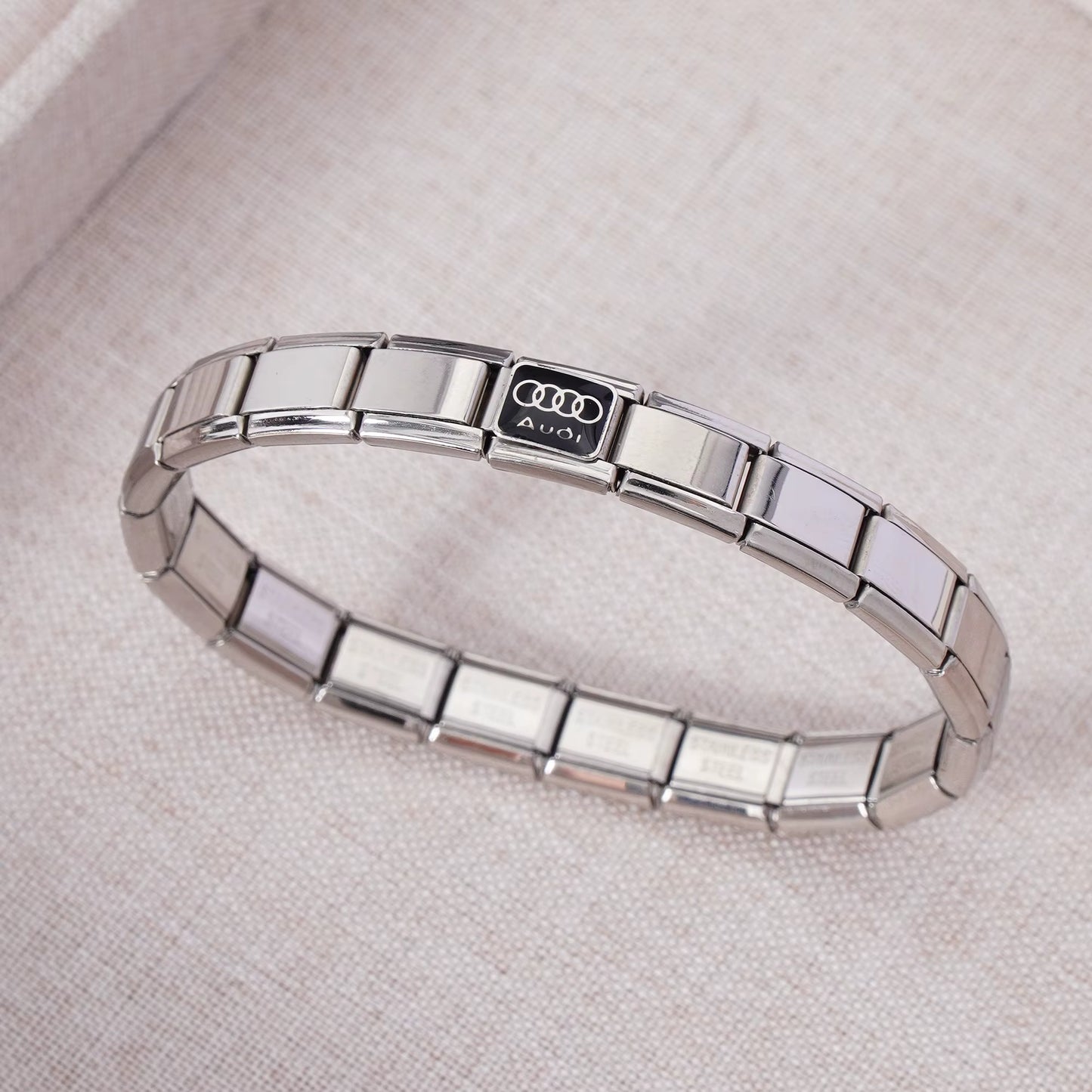Luxury Non-Tarnish Car Logo Link Charm Bracelet