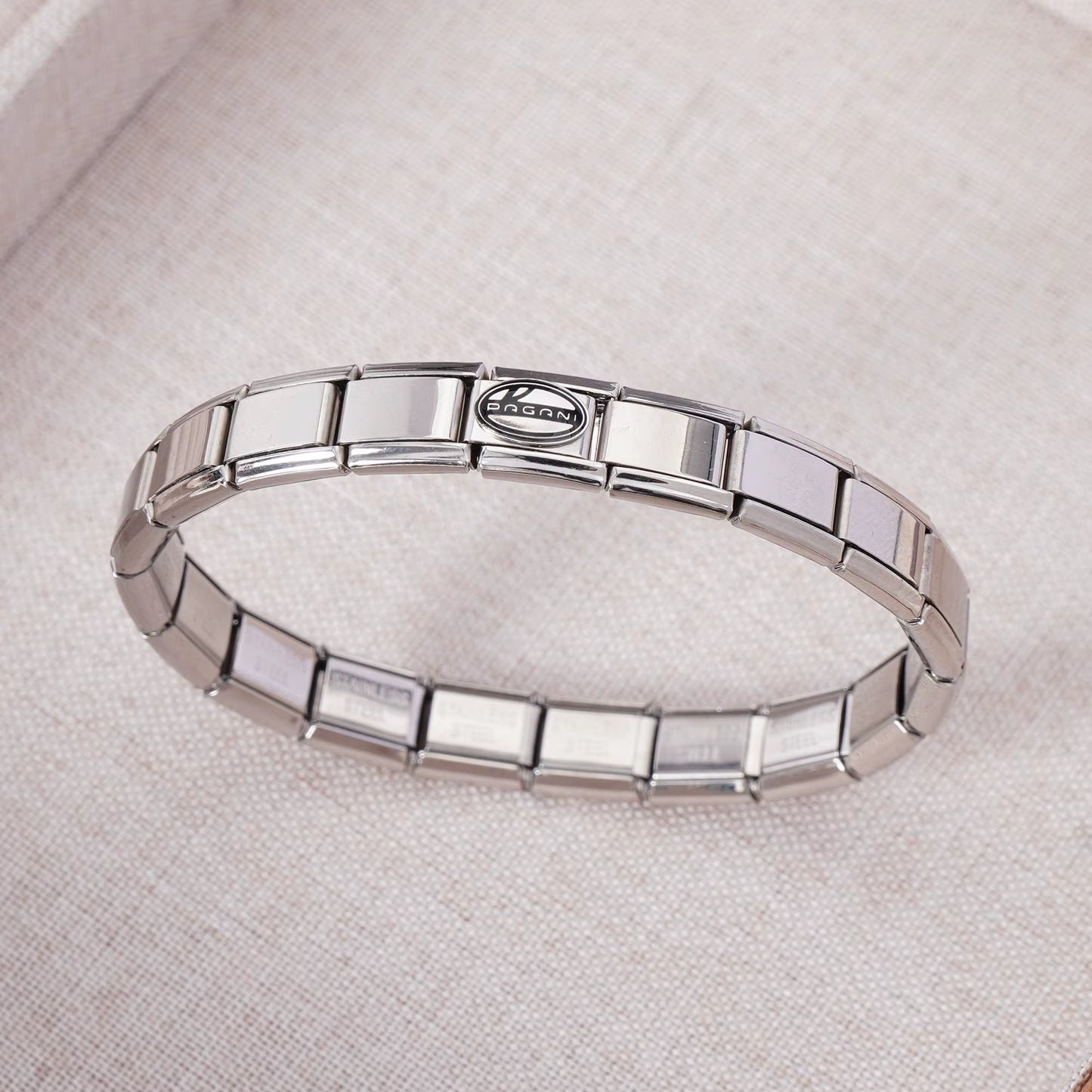 Luxury Non-Tarnish Car Logo Link Charm Bracelet