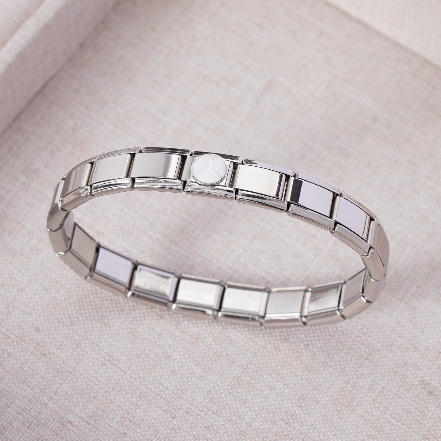 Luxury Non-Tarnish Car Logo Link Charm Bracelet