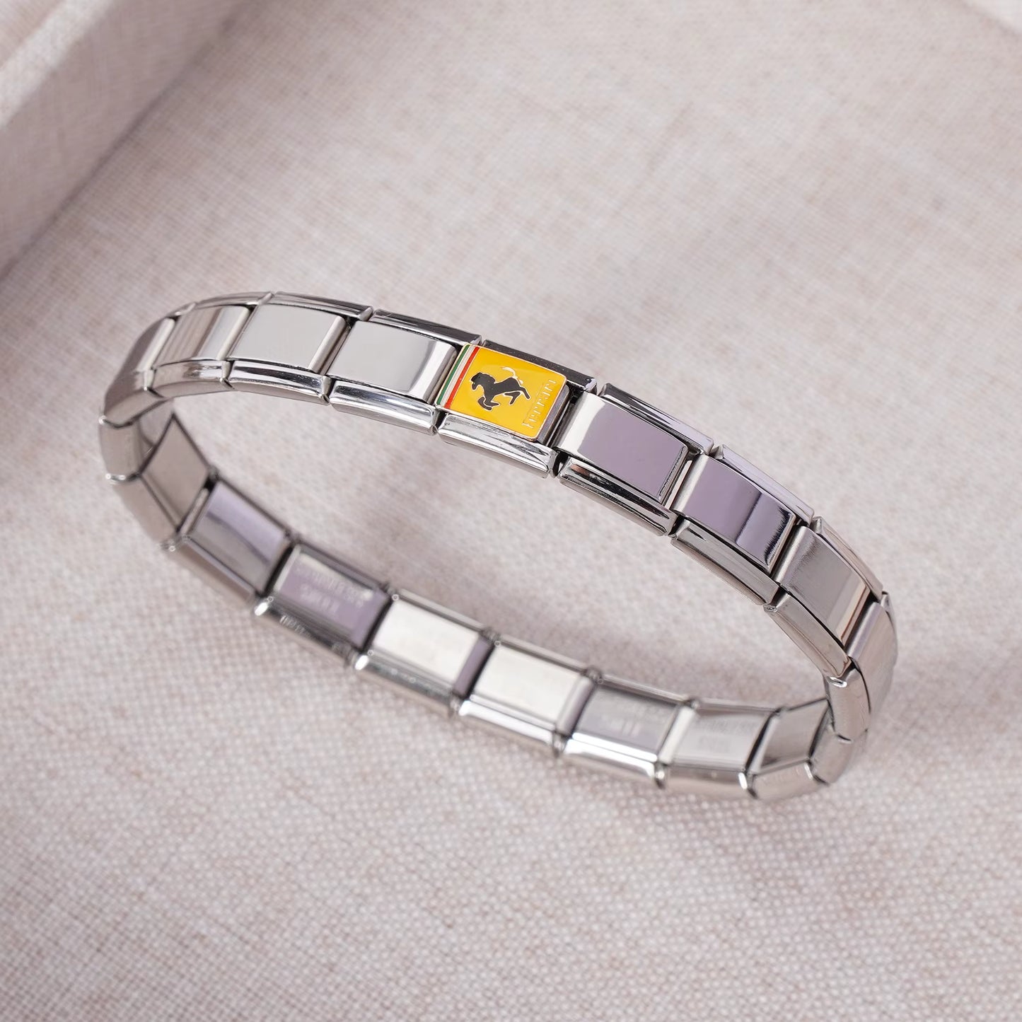 Luxury Non-Tarnish Car Logo Link Charm Bracelet